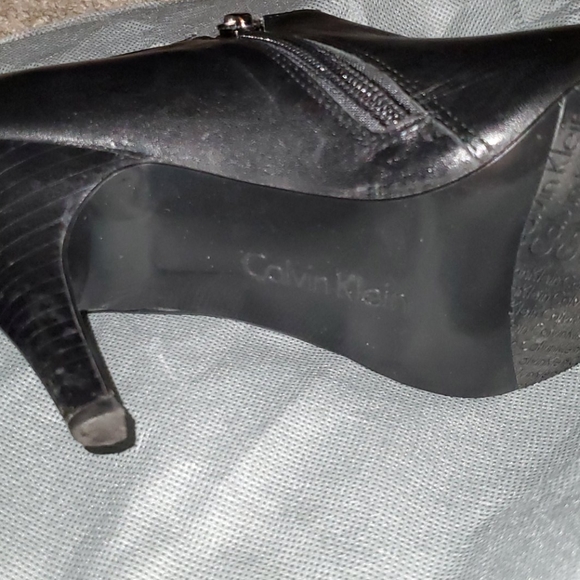 Calvin Klein heels 👠 - Picture 3 of 4